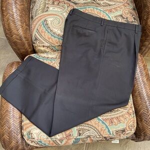Claiborne men’s single pleated pants. EUC.